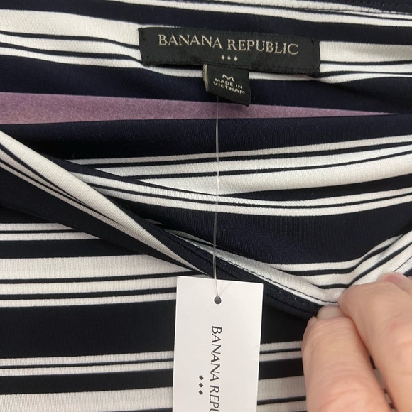NWT Banana Republic bandou striped top. 18”pit to pit. - Picture 4 of 4